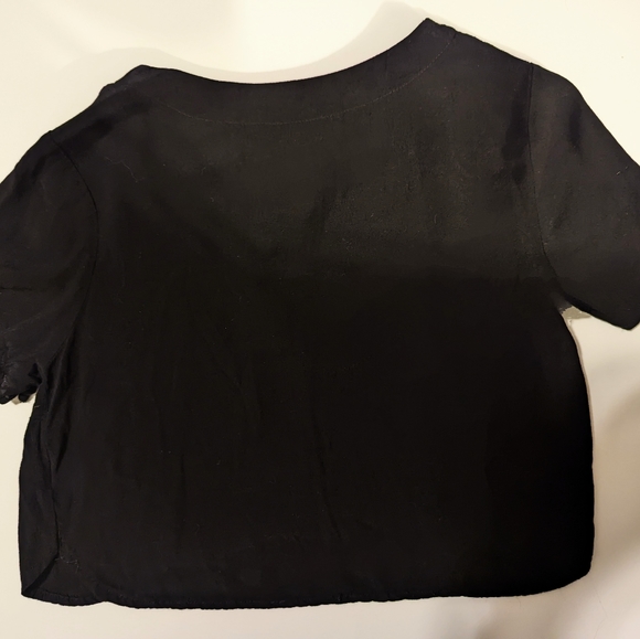 ✨ Brandy Melville Cropped Laced Top - Picture 3 of 5